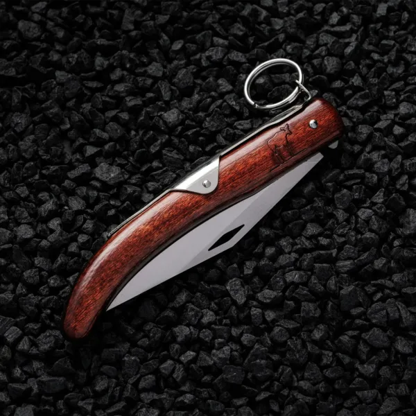 Okapi-Lock-Pocket-Knife-Lifestyle-04-min